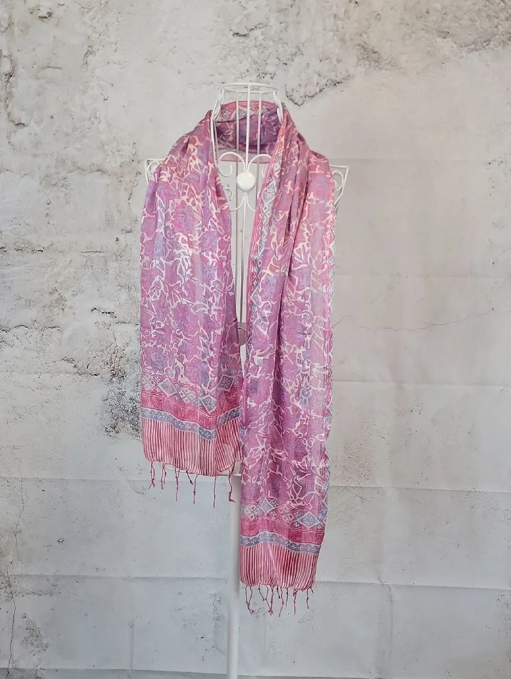 Silk Pink Abstract Floral Pattern Women's Scarf - Unbranded 63 Plus Fringe